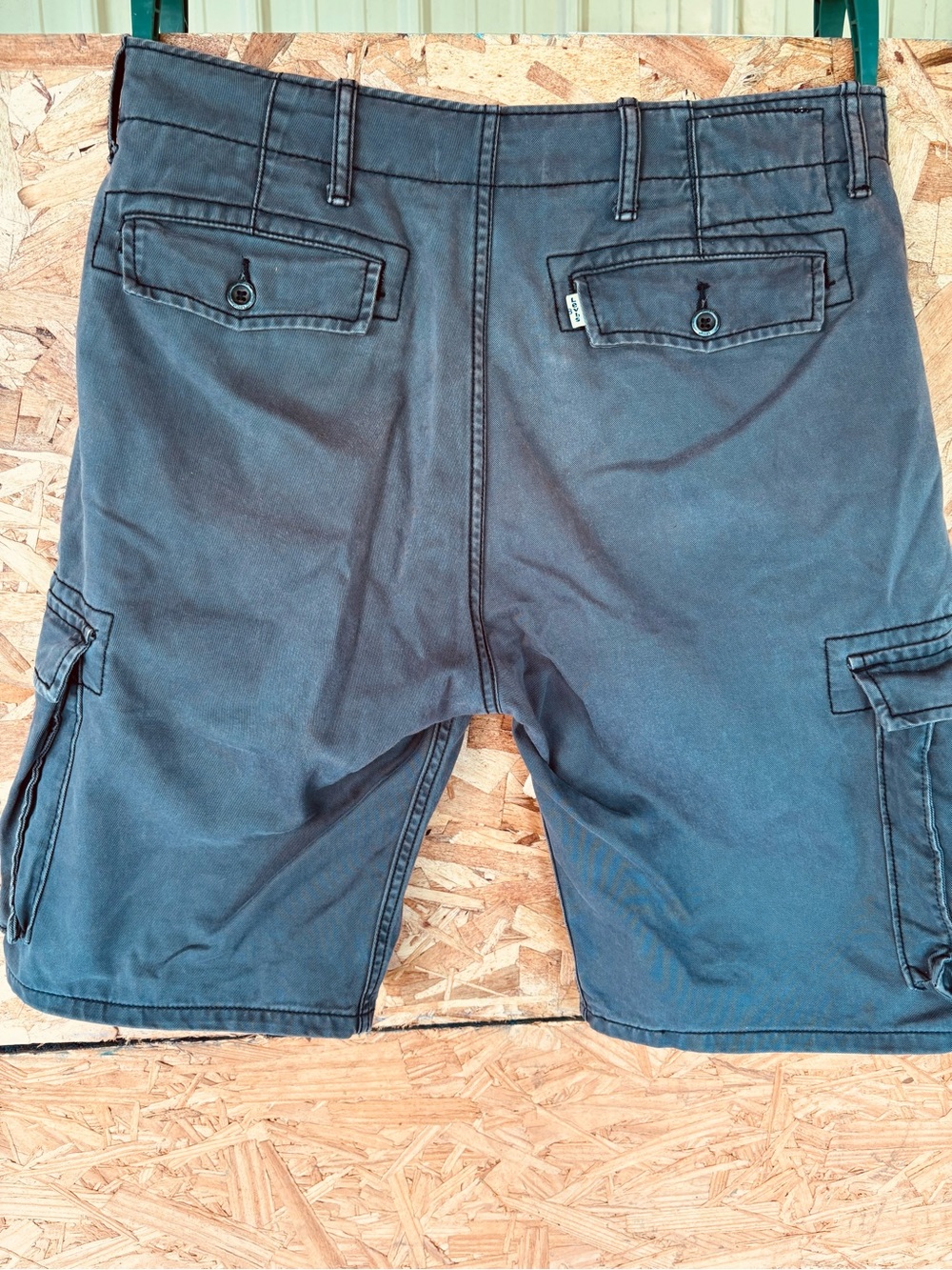 Levi's Men's Charcoal Gray Cargo Shorts 30 waist